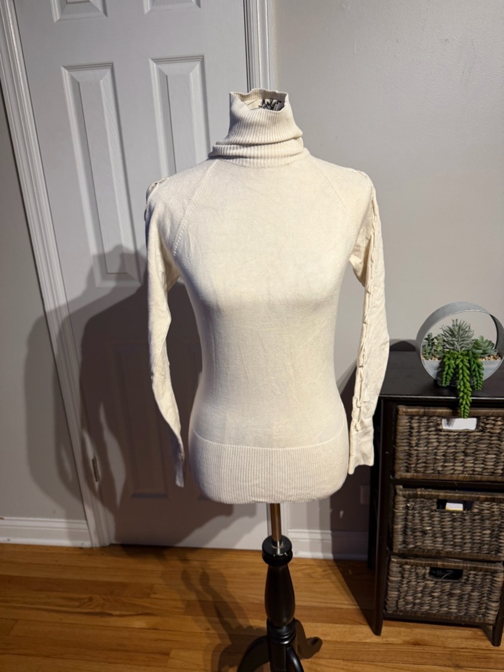 Cache Silk Cable Knit Blinged out Ribbed Buttermilk Turtle Sz M Cream Sweater